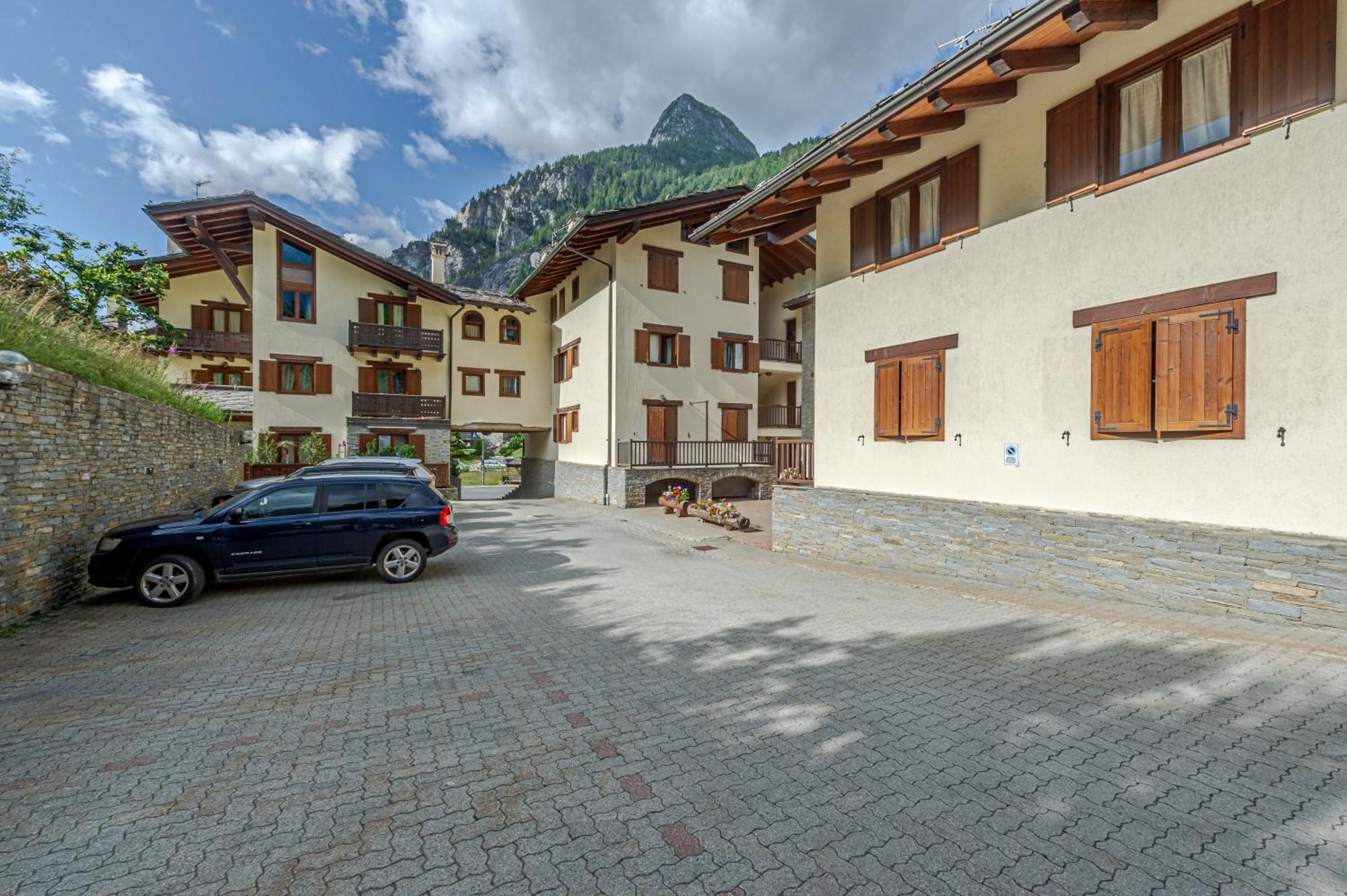 Casa Beatrice - Wifi, Parcheggio E Vista Montagna - Cour 0231 Daire Courmayeur Dış mekan fotoğraf
