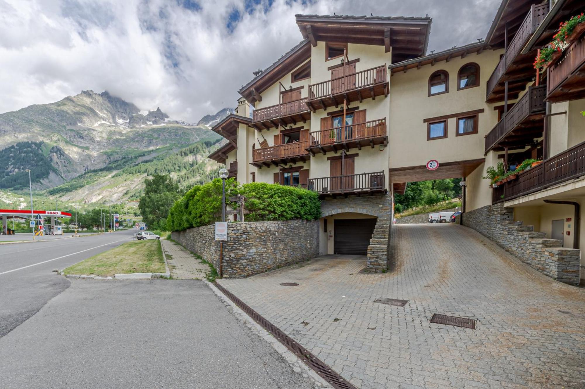 Casa Beatrice - Wifi, Parcheggio E Vista Montagna - Cour 0231 Daire Courmayeur Dış mekan fotoğraf